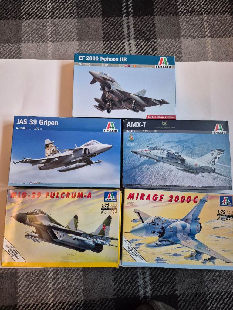 5 × New Italeri  1/72 Scale Modern Day Jet Fighters
