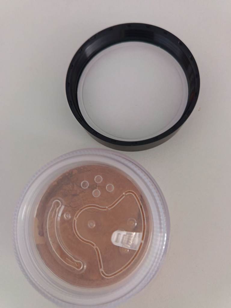 Brand new bare minerals medium beige 