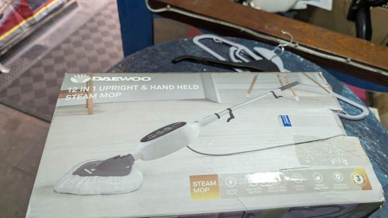 DAEWOO 12 IN 1 STEAM MOP-HANDHELD-EASY TO USE SWIVEL HEAD-1300W-CORDED-NEW IN BOX