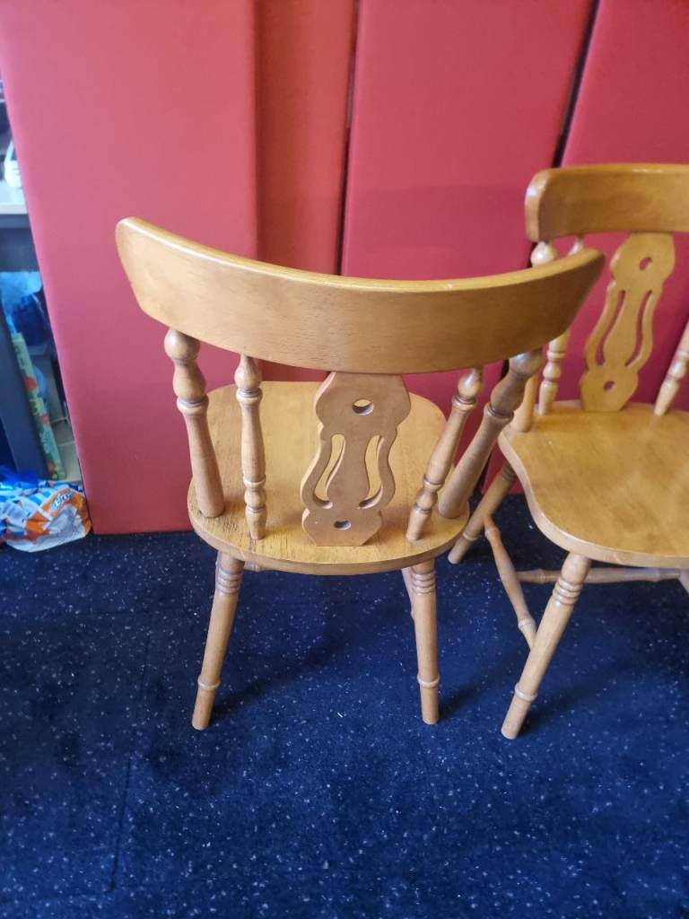 Pair of Julian Bowen Solid Oak  Fiddleback Dining Chairs 2 Farmhouse Chairs  Read Description 