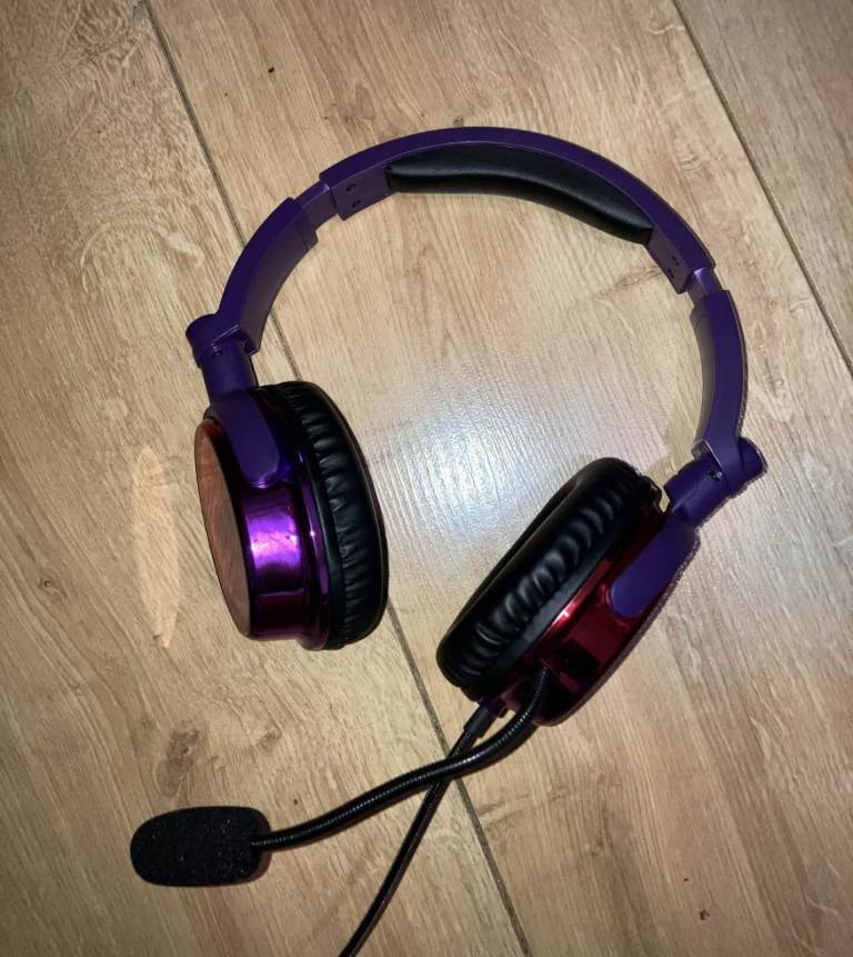 image for STEALTH headset Perfect condition like a new, very comfy good sound for console and pc/laptop