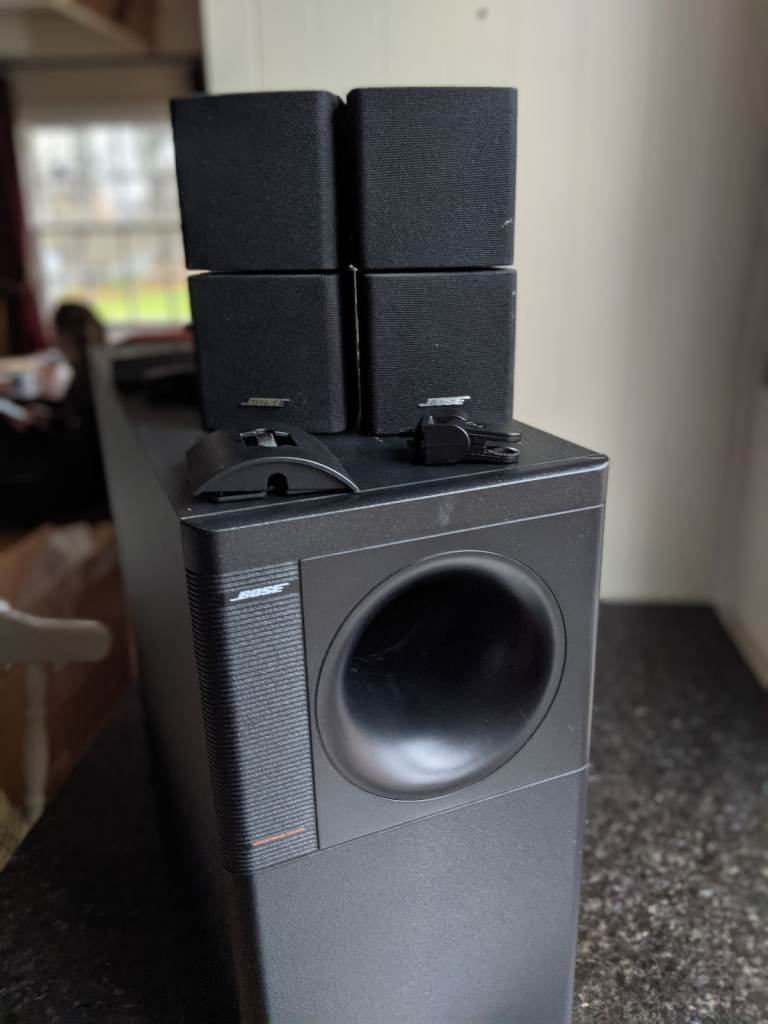 Bose Acoustimass 5 series iii speakers + wall mounts