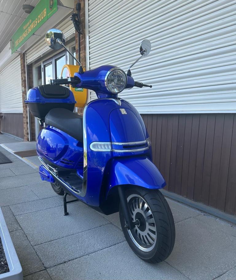ELECTRIC SCOOTE