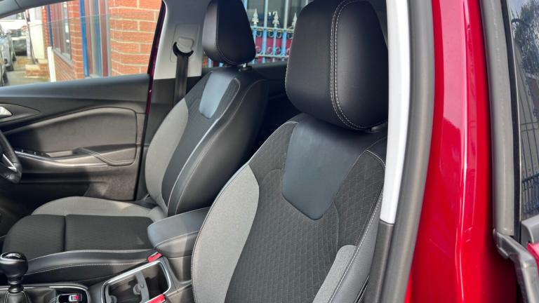 2021 Vauxhall Grandland X 1.5 Turbo D SRi Nav 5dr HATCHBACK Diesel Manual