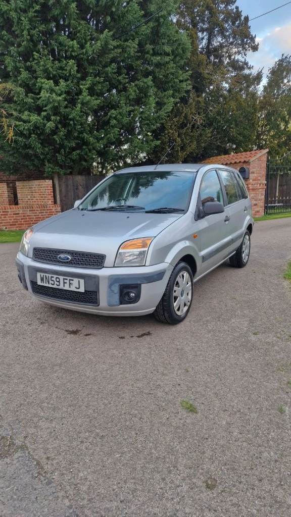 ⭐️ FORD FUSION ⭐️ LOW MILEAGE & FULL YEARS MOT