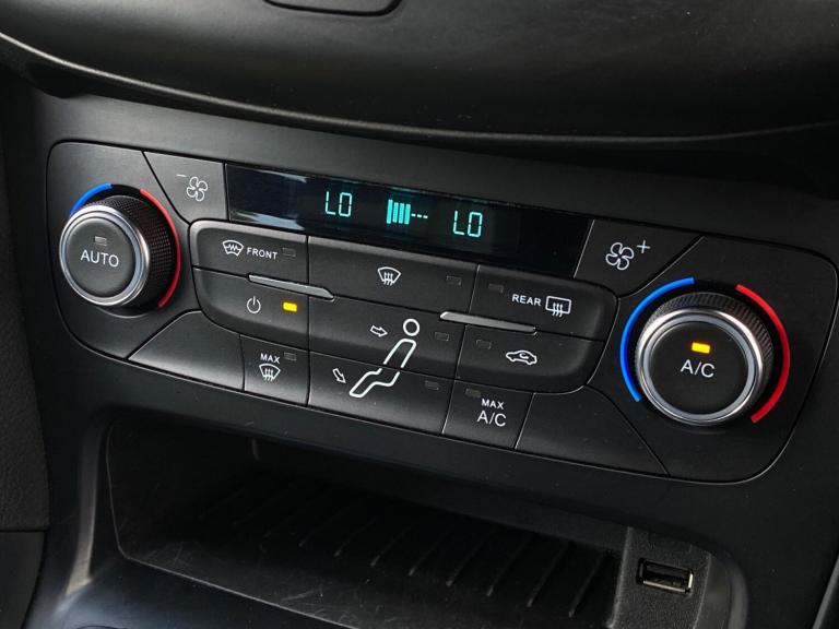 2015 Ford Focus 2.0T EcoBoost ST-2 5dr HATCHBACK PETROL Manual