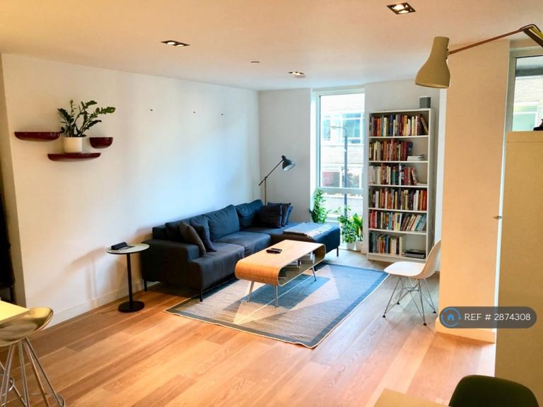 2 bedroom flat in Avantgarde Tower, London, E1 (2 bed) (#2874308)