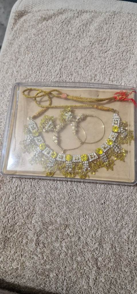 Costume Jewellery Set - Necklace & Earrings - Bollywood/Indian- Yellow/Clear 