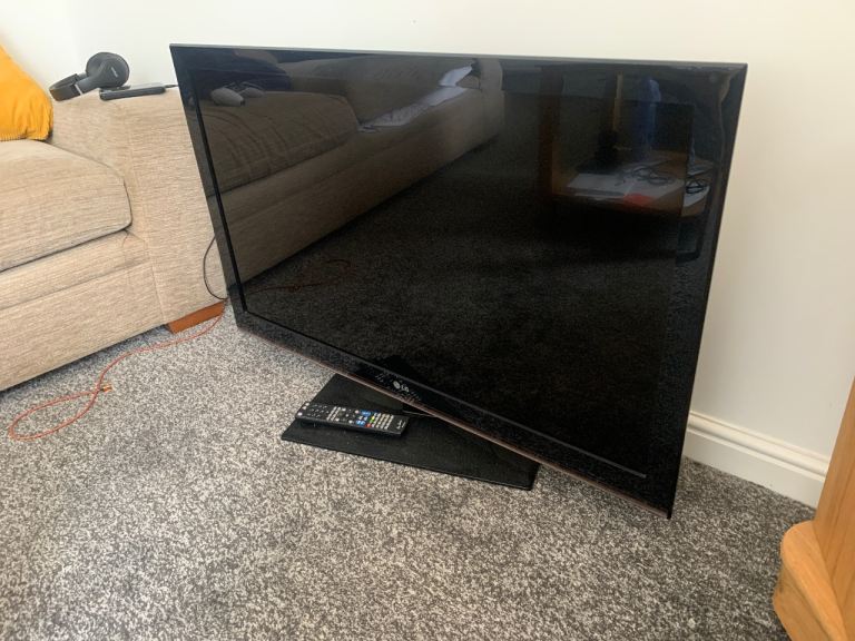LG 42 inch tv with remote