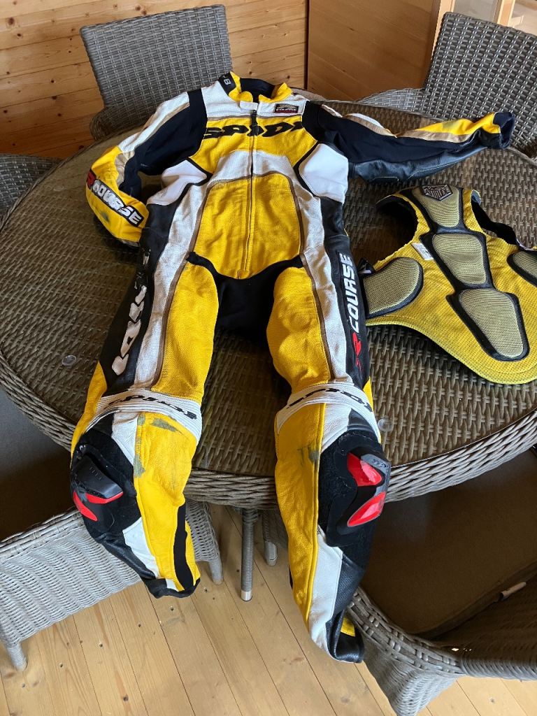 Used scuffed Spidi racing leathers 