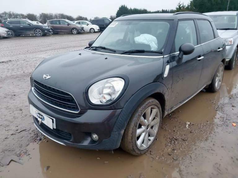 BREAKING MINI COUNTRYMAN 2.0 DIESEL 2015 STOCK NUMBER XY45