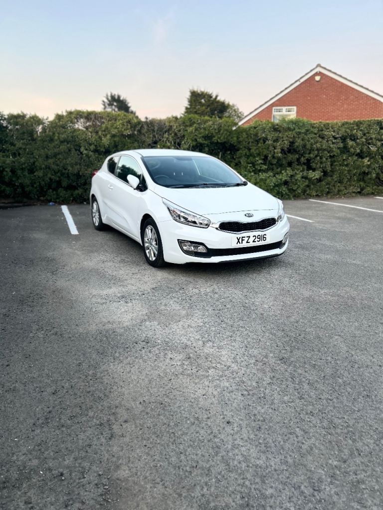 Kia, PRO CEED, Hatchback, 2015, Manual, 1582 (cc), 3 doors