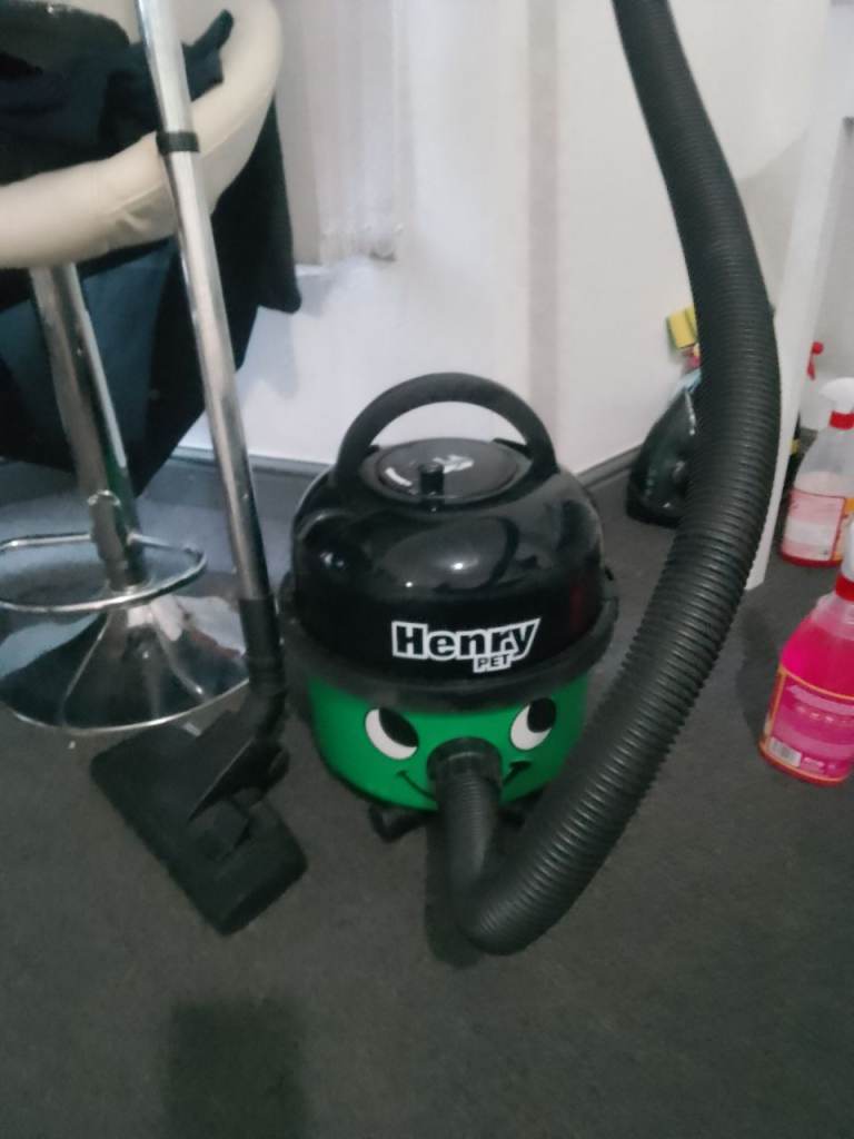 Henry HVR160 Vacuum Cleaner – Green, Good Condition