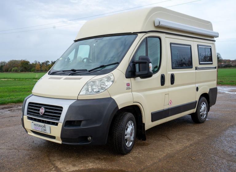 East Nuek Fifer Touer - High quality compact 2 berth camper with Toilet. 4 Belts