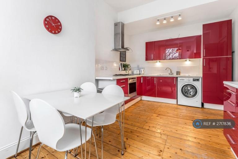 2 bedroom flat in Dalmeny Street, Edinburgh, EH6 (2 bed) (#2717836)
