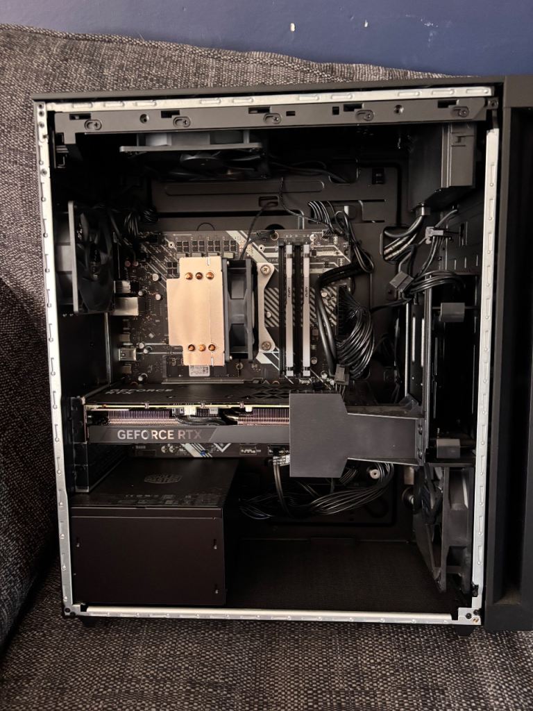 HP OMEN 25L Gaming PC - Intel® Core™ i5, RTX 4060 Ti, 1 TB SSD and Samsung G5 27inch monitor