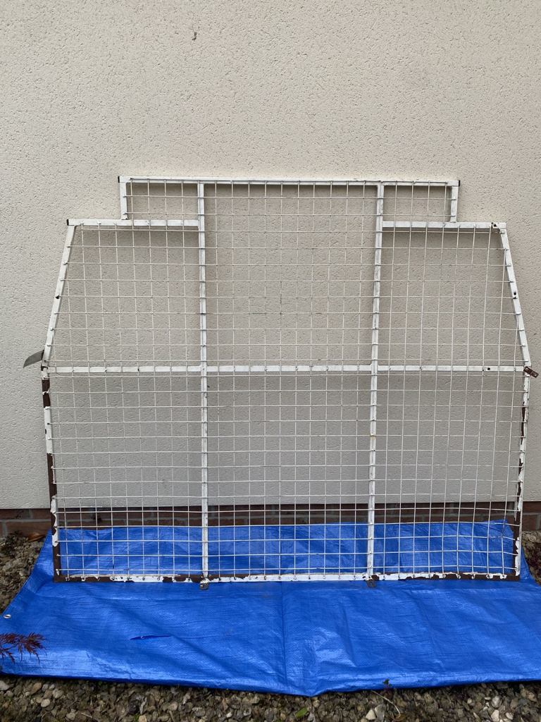 Van partition bulkhead fits most vans 