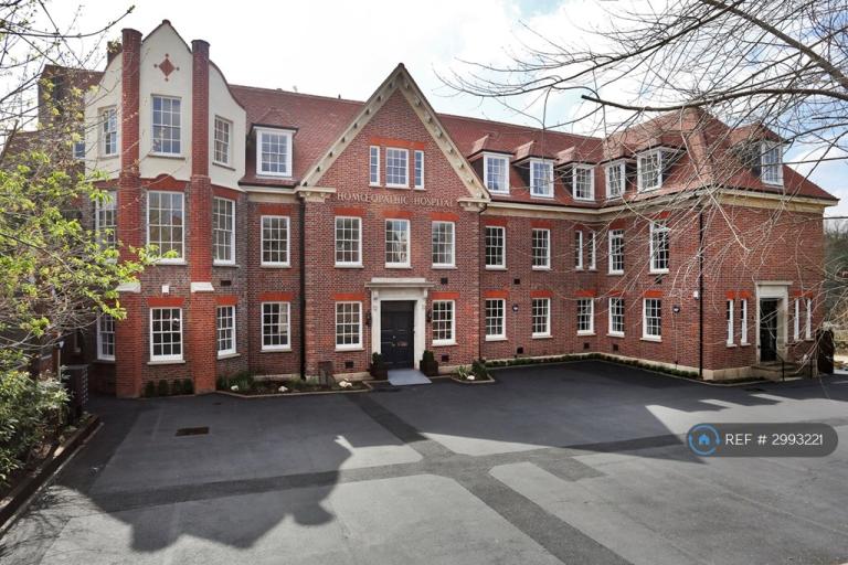 2 bedroom flat in Royal Wells Court, Tunbridge Wells, TN1 (2 bed) (#2993221)