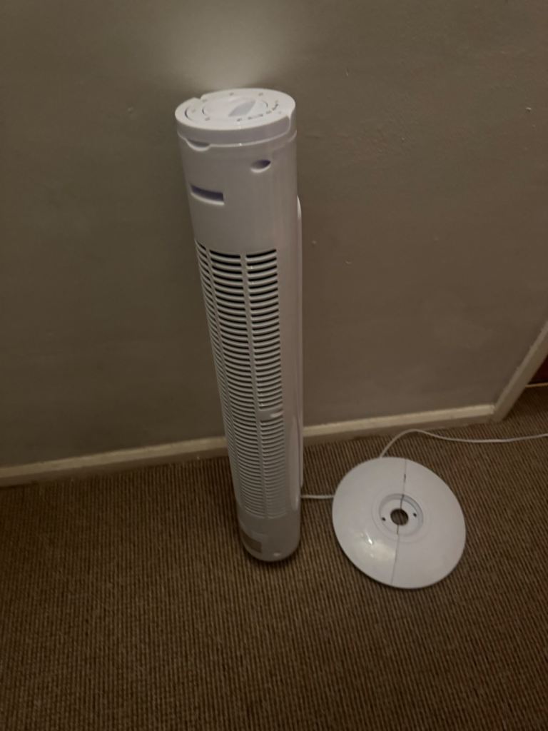 Pifco 32" Oscillating Tower Fan - White