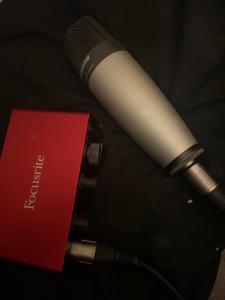 Focusrite Scarlett 2i2 Audio Interface and Samson C01 Microphone