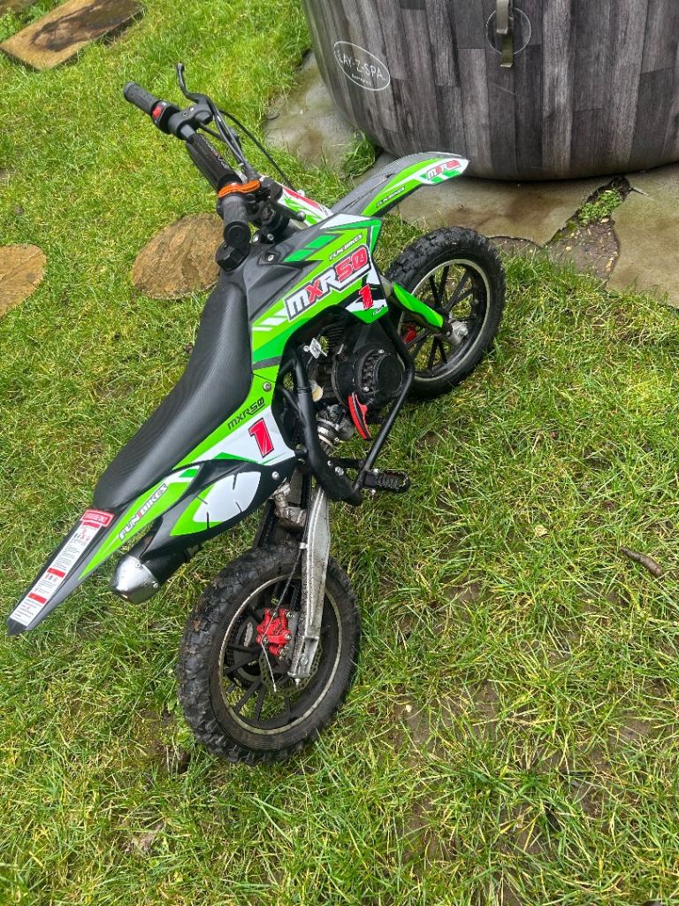 Kids mini dirt bike 