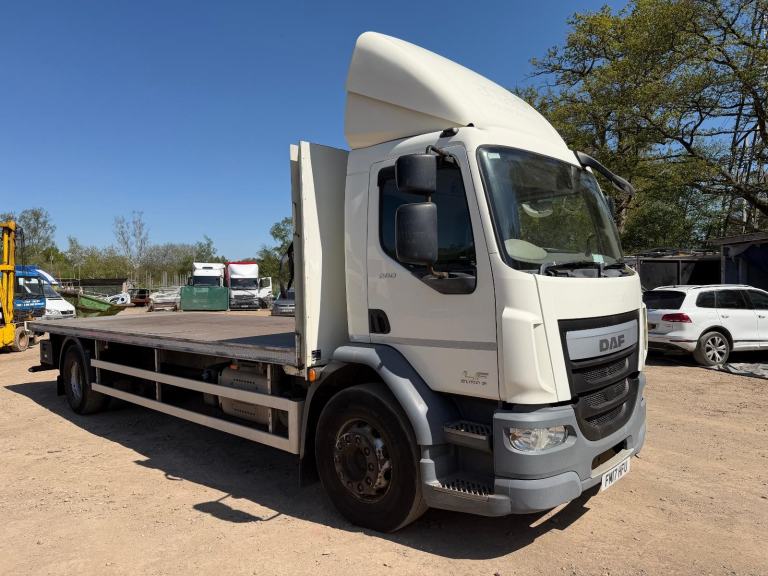 DAF TRUCKS LF260 2017 18 ton flat bed truck EURO 6 auto NEW MOT