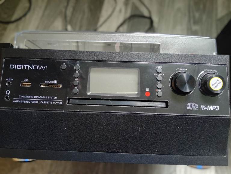 DIGITNOW Vinyl Record Player with Stereo Speakers £35