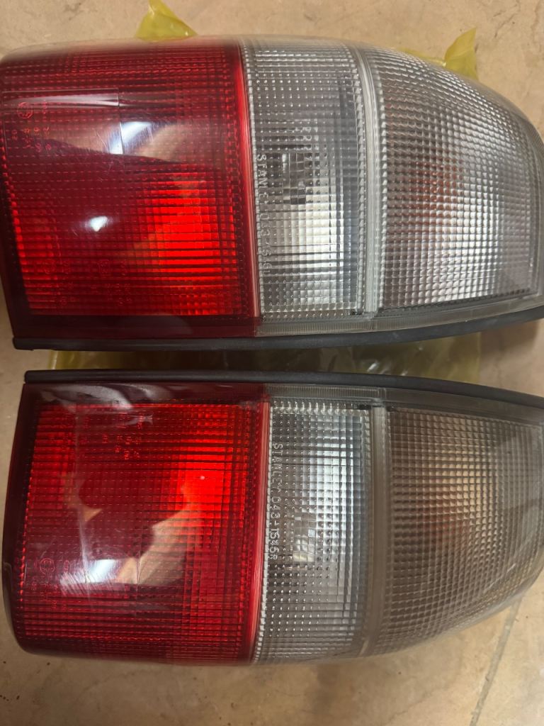 Mitsubishi L200 Mk3 01-06 Rear Tail Lights Pair Stanley OEM