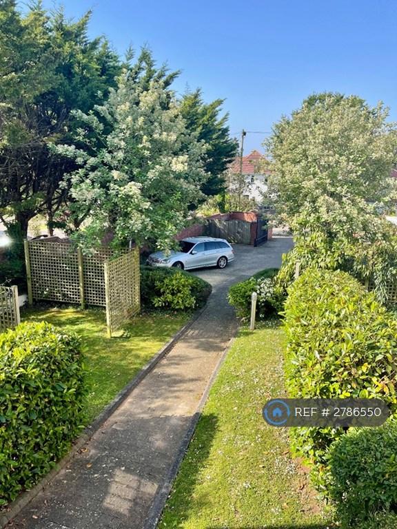 2 bedroom flat in The Avenues, Exmouth, EX8 (2 bed) (#2786550)