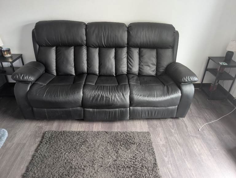 Black Leather 3 seater recliner sofa 