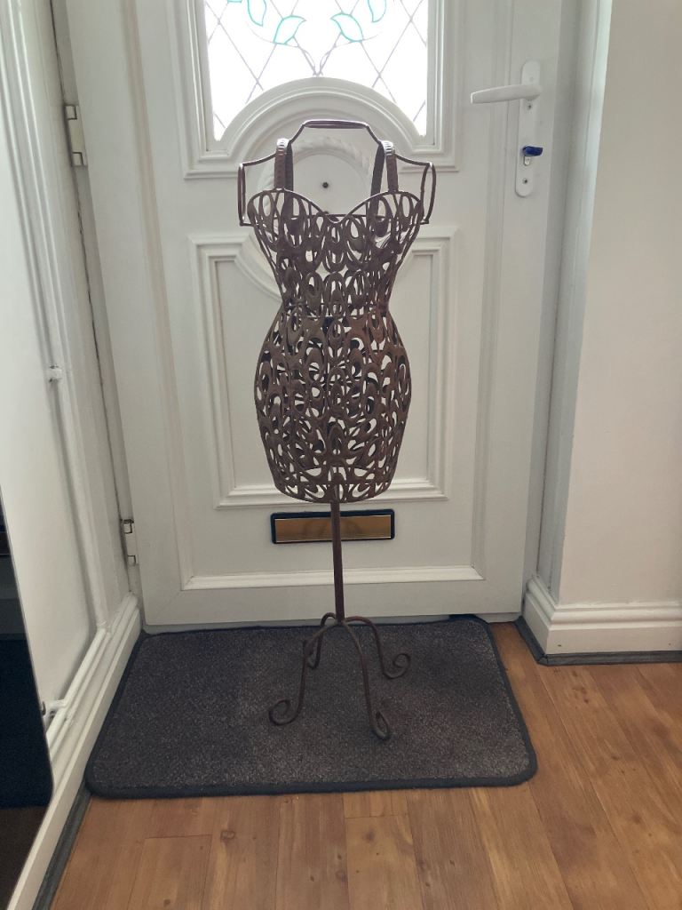 Bronze metal mannequin 