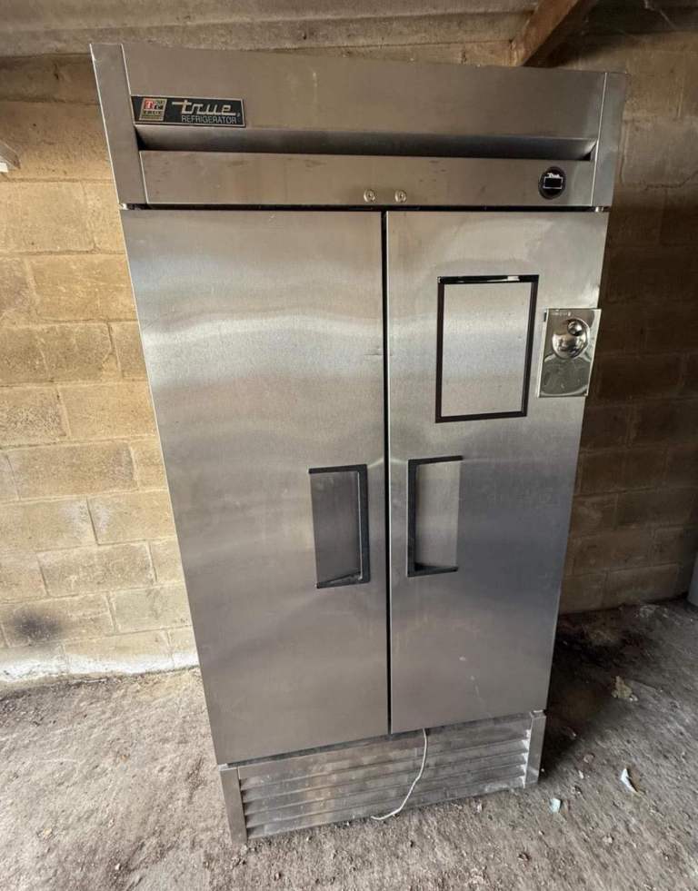 Commercial double door fridge cafe shop restaurant takeaway chiller 