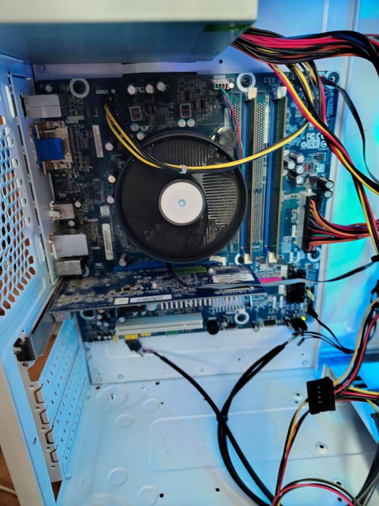 Desktop PC Tower – White Case - not working 