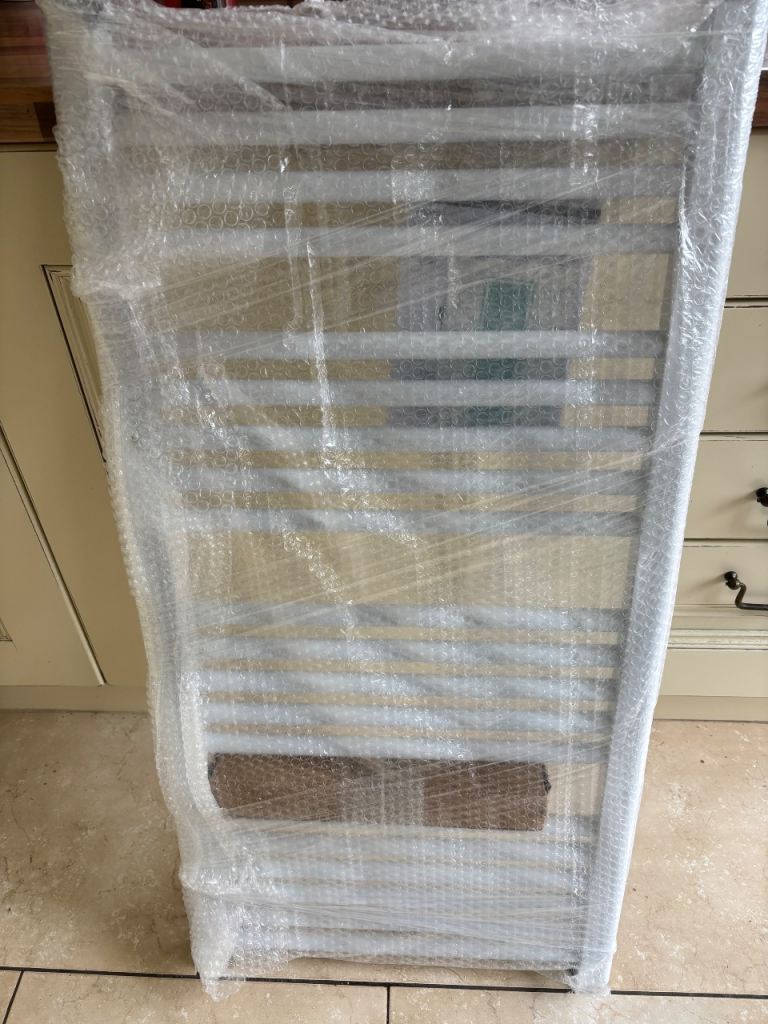 Bathroom radiator white 