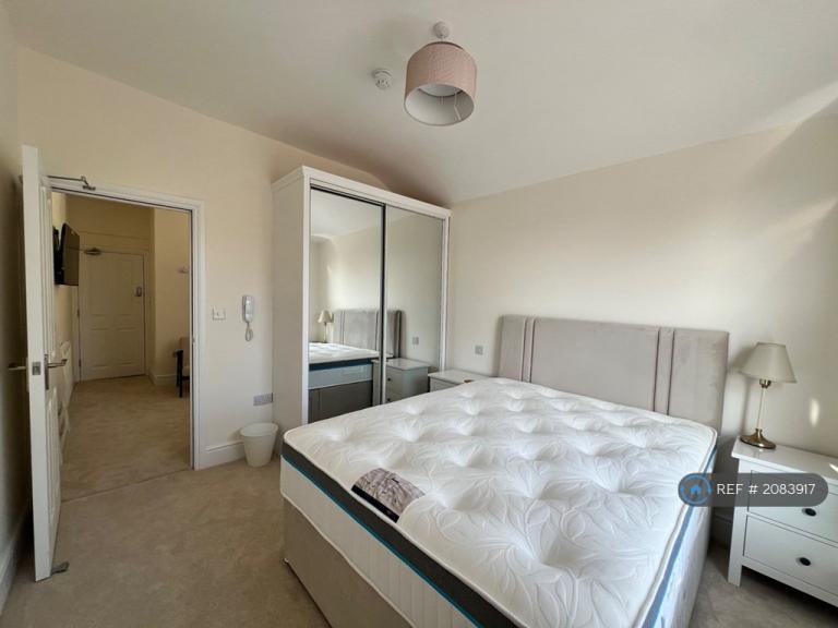 1 bedroom in Fishponds Road, Bristol, BS16 (#2083917)