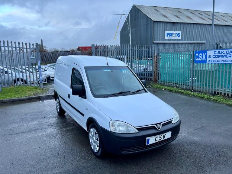 2011 Vauxhall Combo 2000 1.7CDTi 16V Van Ex Ambulance Service  CAR DERIVED VAN Diesel Manual