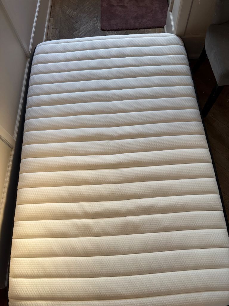 Free - Small Double Mattress 122cm x 187cm