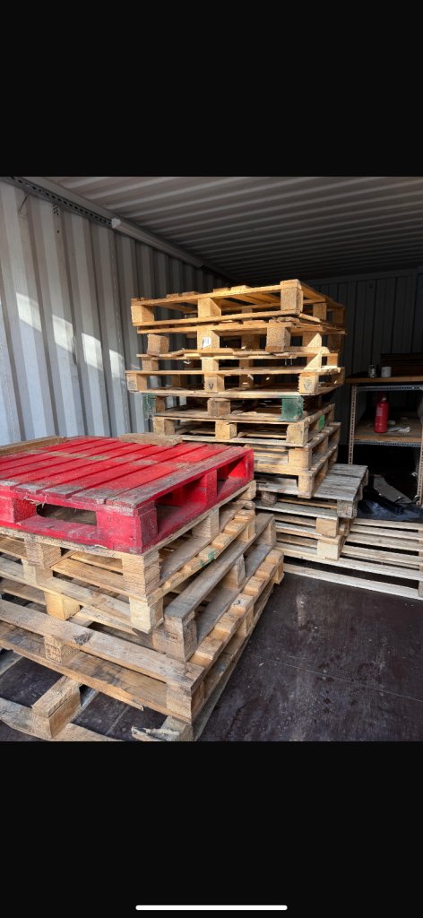 Free pallets and wood 