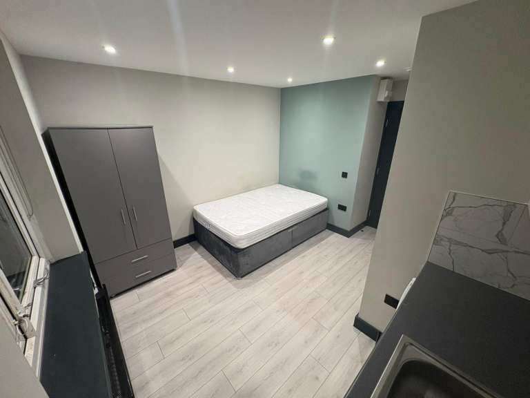 BENEFITS ACCEPTED - Studio Flat Available in Lower Clapton Hackney E5