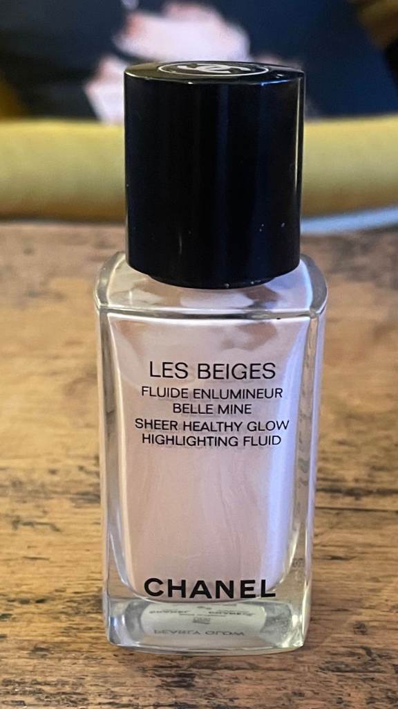  	 Chanel Les Beiges Healthy Glow Highlighting Fluid Pearly Glow RRP £48