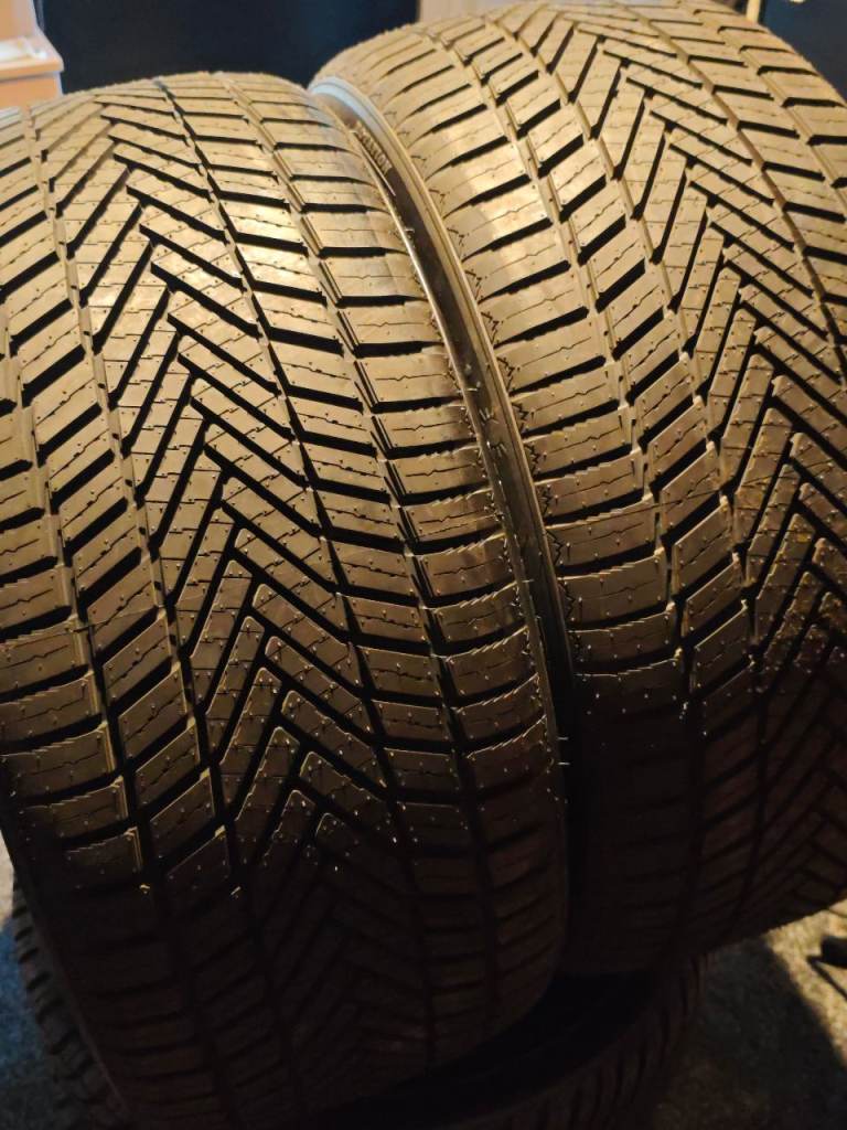 Transmate Tyres 235/40/zr19 x2