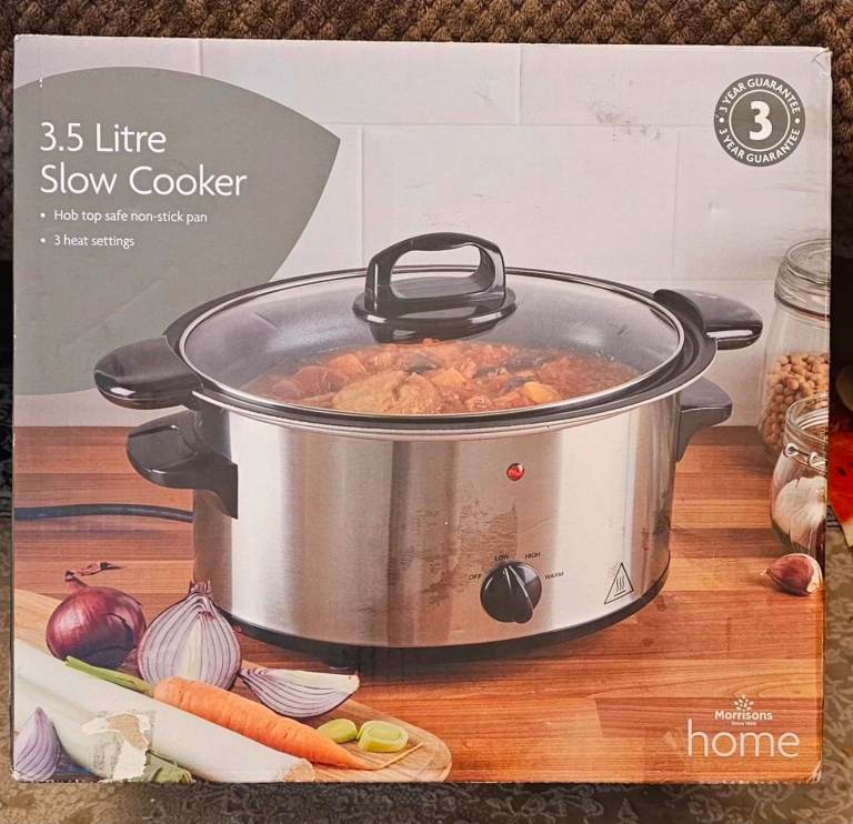 Slow cooker 3.5 Litre, making cooking easier.