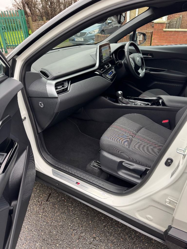 Toyota C-HR GR Sport 2021 Hybrid 2.0L