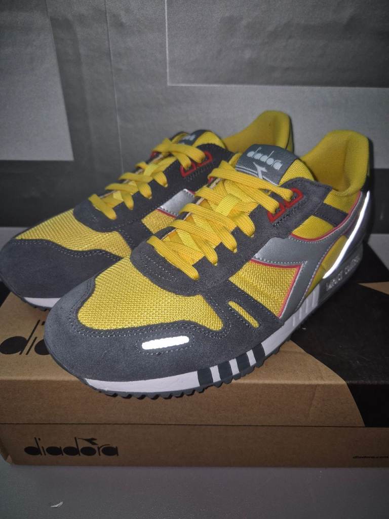 image for Mens DIADORA TITAN runners trainers yellow silver size 8.5 very good condition retro