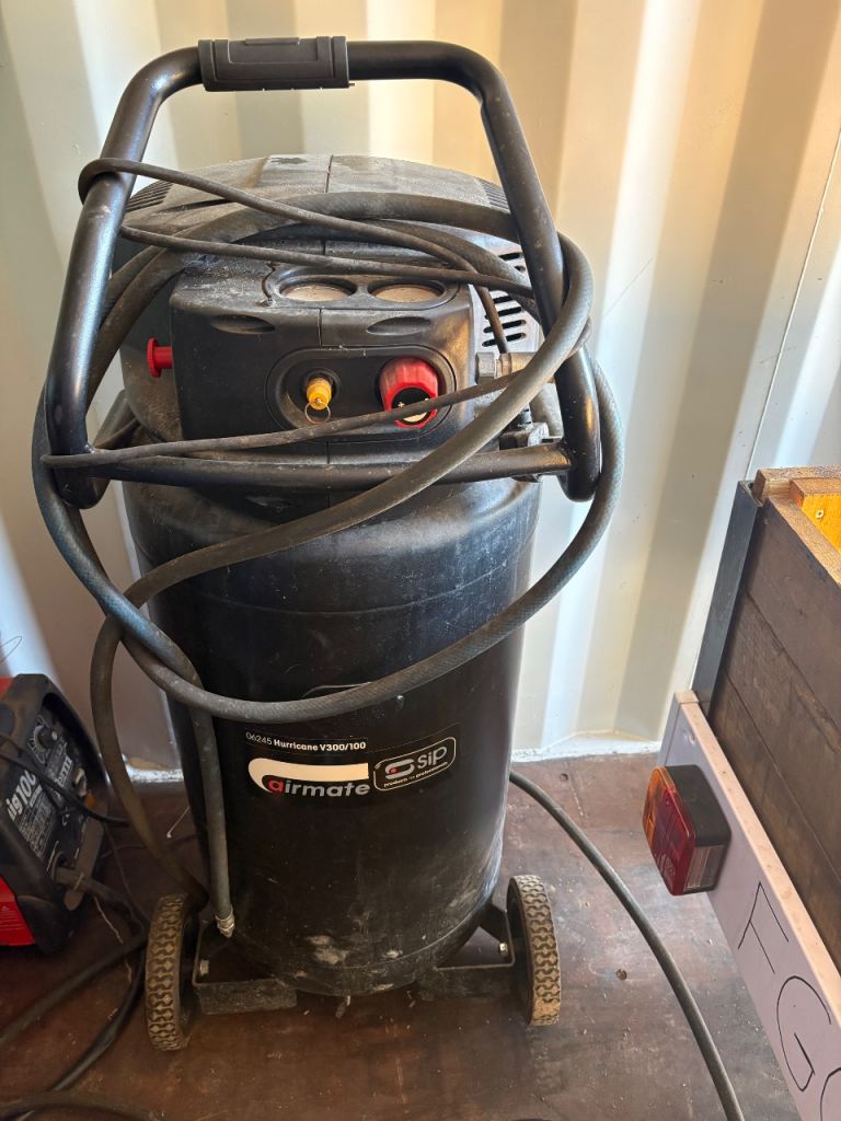 SIP Airmate V300/100 air compressor
