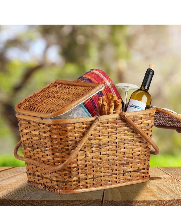 Brand new picnic basket with lid