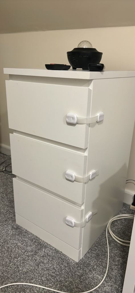 White 3 Drawer Chest / Bedside Cabinet – Modern – Good Condition