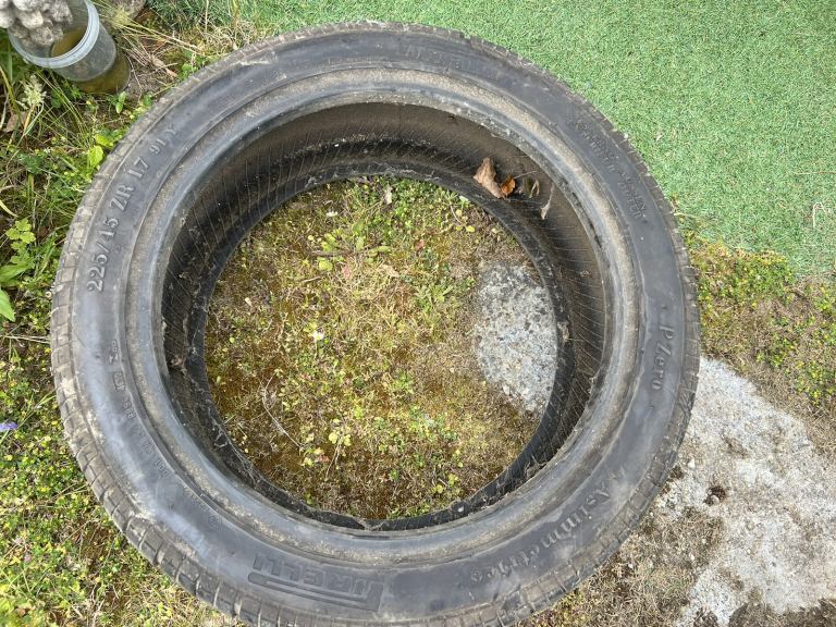 1 x Pirelli 225/45/17 very good condition