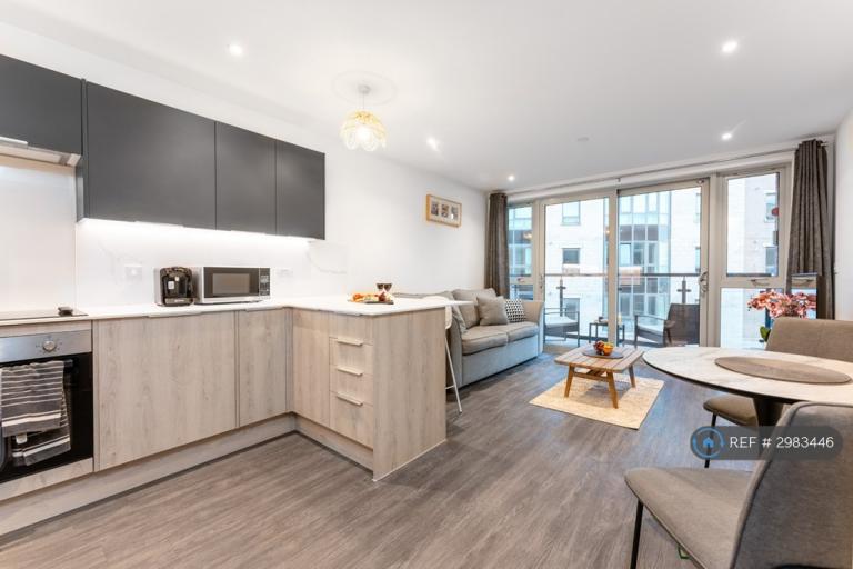 1 bedroom flat in East Quay Road, Poole, BH15 (1 bed) (#2983446)