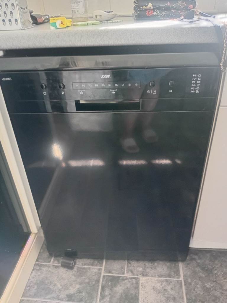 8 week old dishwasher from currys